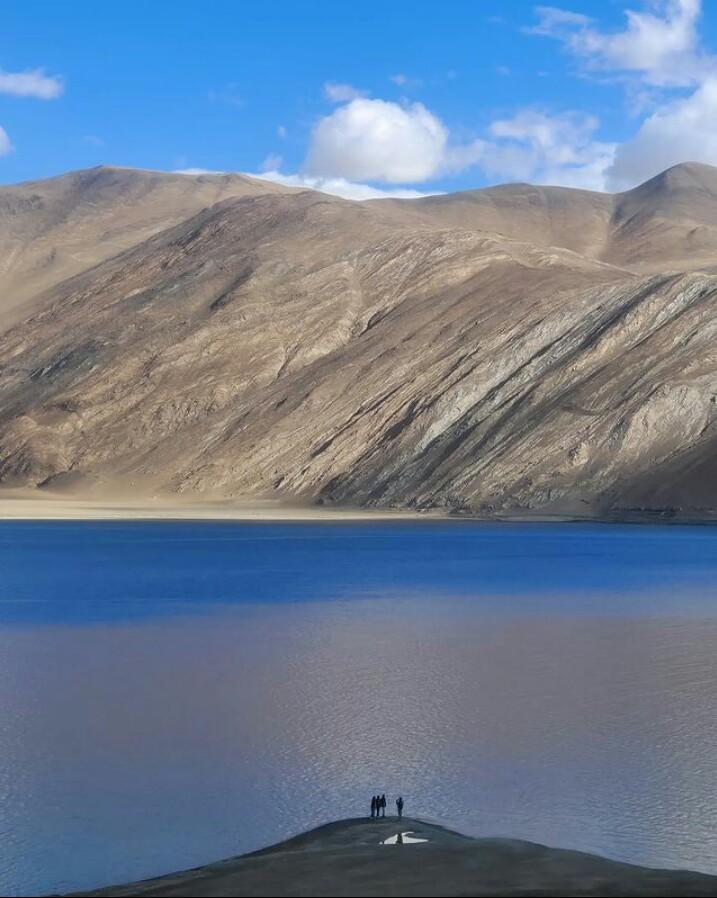 Pangong Tso Lake, Ladakh.jpg