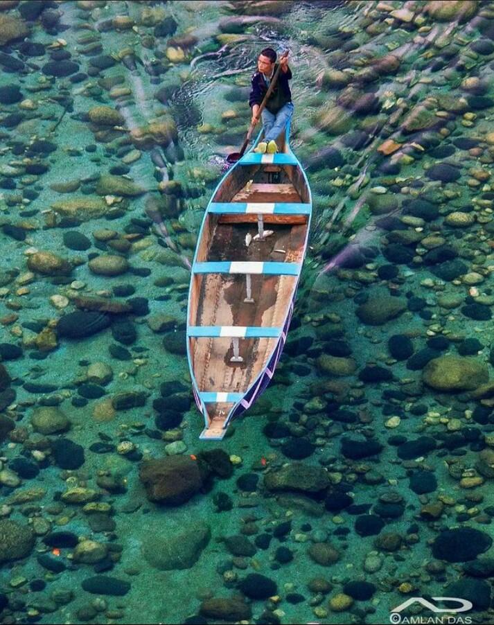 Umngot River, Meghalaya.jpg